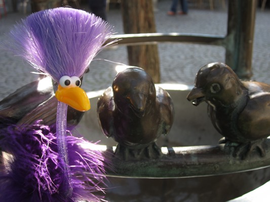 Ingo und die V�gel am Brunnen